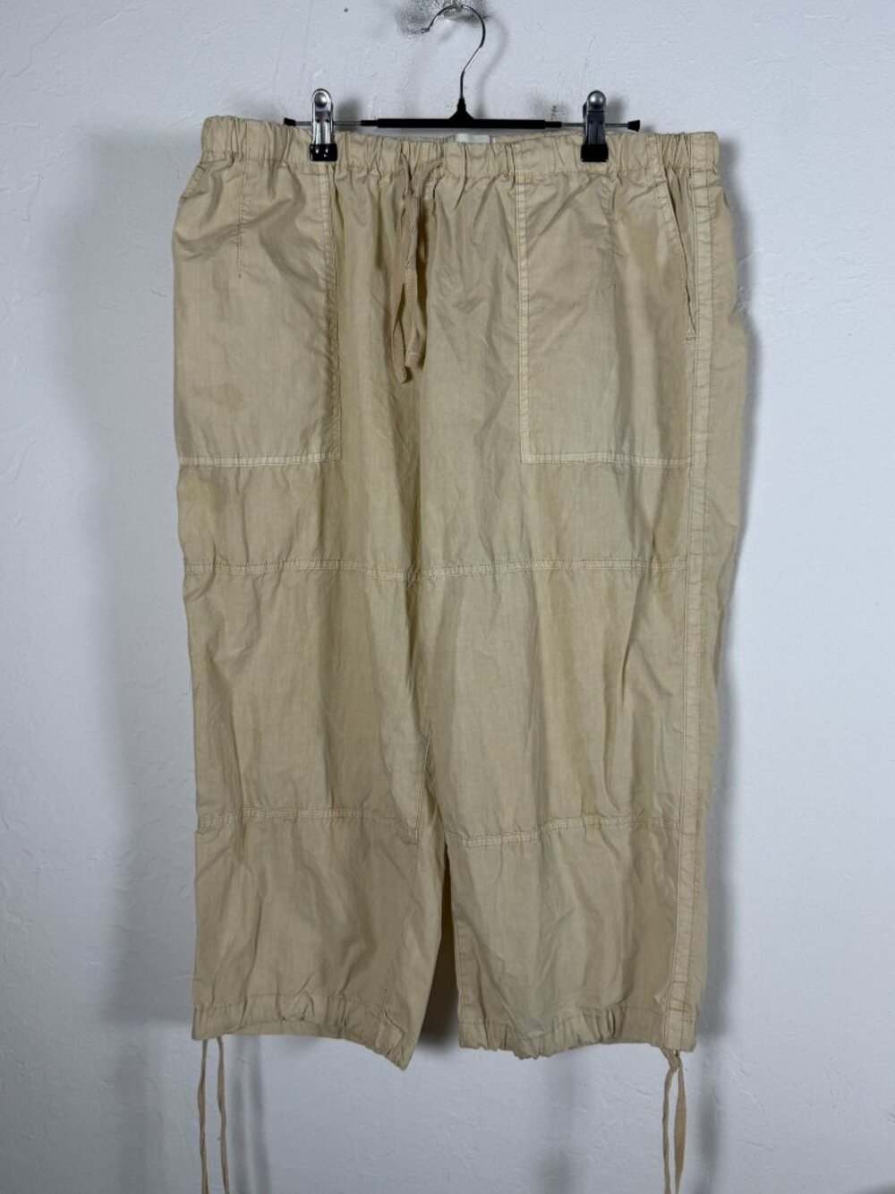 BDG Peyton Straight Leg Utility Capri Pants Womens XL Beige Khaki Crop Pockets
